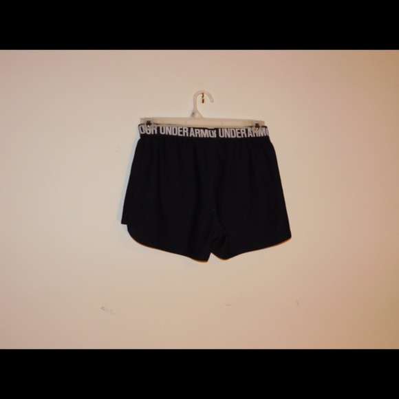 BLACK UNDER ARMOUR SHORTS - Picture 2 of 2